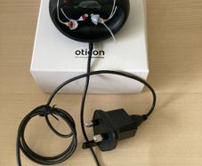 Oticon MiniRITE R Hearing Aid & Charger Set
