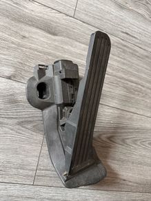 throttle pedal position sensor