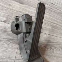 throttle pedal position sensor