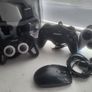 headset and controllers Image 5