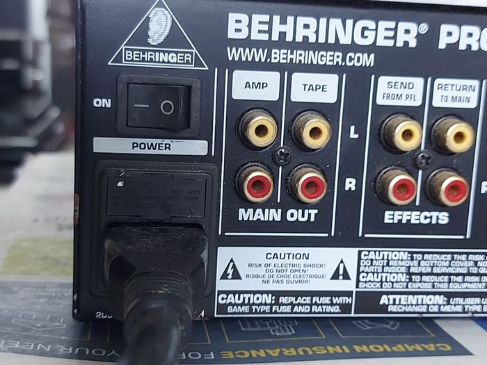 BEHRINGER PRO MIXER Model VMX 200, working great and in excellent condition