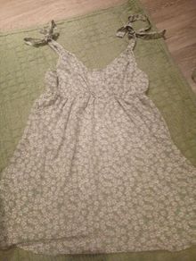 Hoiladay dresses x 12 new and swim suit new sandels   never wore