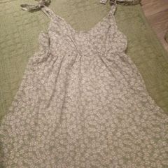 Hoiladay dresses x 12 new and swim suit new sandels   never wore
