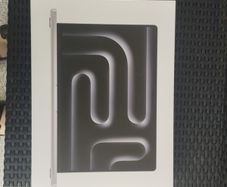 MacBook Pro box