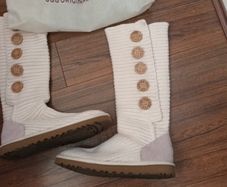Genuine  Ugg Knit Boots.  S.6.5.  New. In Orginal Ugg  Bag.