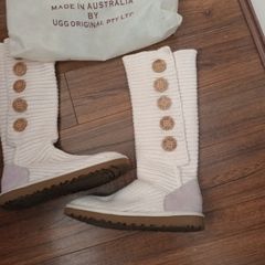 Genuine  Ugg Knit Boots.  S.6.5.  New. In Orginal Ugg  Bag.