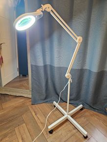 LED Magnifying Lamp with Stand