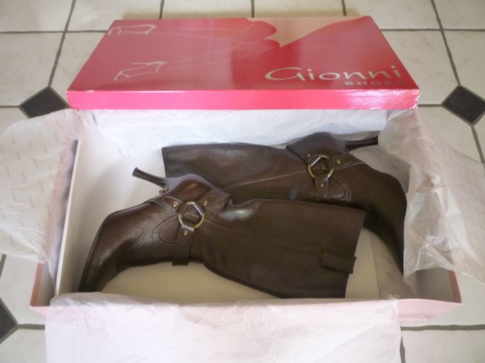 Gionni rustic brown leather boots Size Uk 6 Eu 39 with original box Immaculate. Euro 125 new
