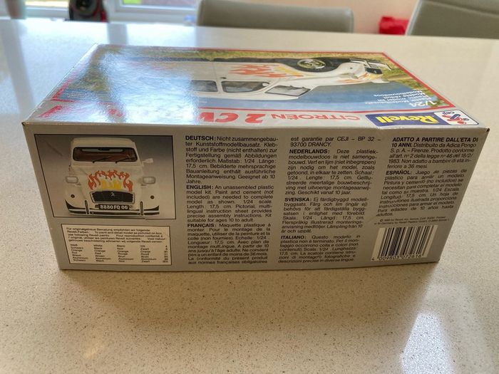 Revell Citroen 2 CV Special scale 1/24