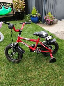 Raleigh 12" kids bike with stabilisers
