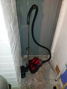 dirt devil bagless vacuum