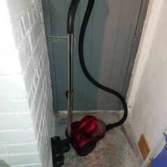 dirt devil bagless vacuum