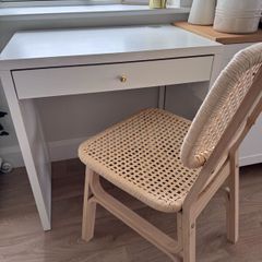 Micke Desk and Voxlov Chair