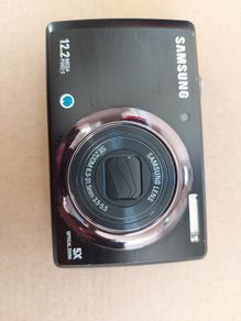 Samsung 12.2 Megapixels Digital Camera, in excellent cosmetic condition, but no Battery or memory card