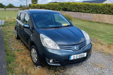Very clean 2012 Nissan Note , lady owner