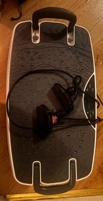 Vibration plate exercise machine