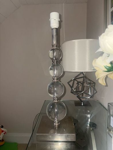 Set of lamp bases