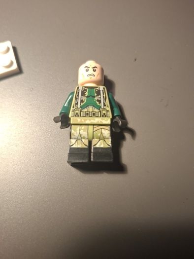 Commander gree with tan leg strap