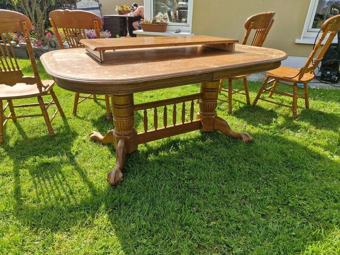 Kitchen Table & Chairs