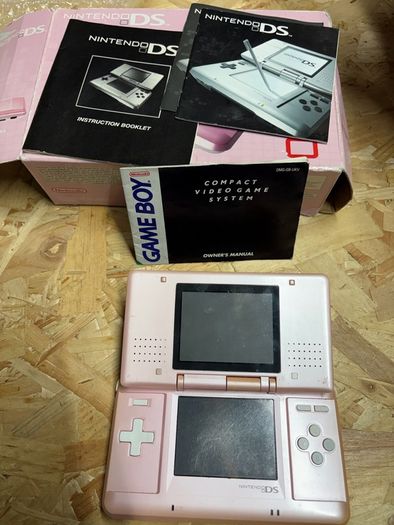 Nintendo Pink DS