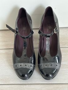woman shoes black, size 6