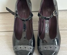 woman shoes black, size 6