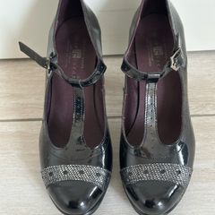 woman shoes black, size 6