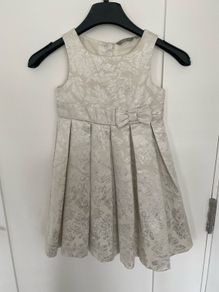 Stunning elegant dress for a girl, 104/110cm