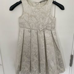 Stunning elegant dress for a girl, 104/110cm