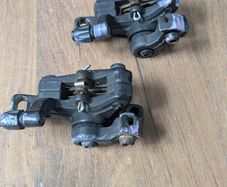 Radius disc brake calipers