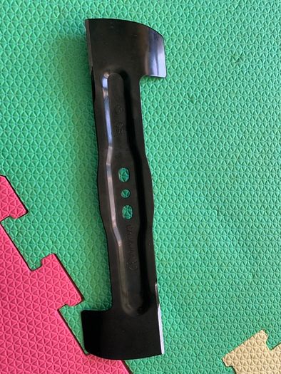 Lawn Mower Replacement Blade & Mulching Plug Set - Brand New