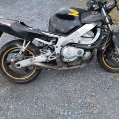 cbr 600f 2000 also virago 250 2000 breaking only