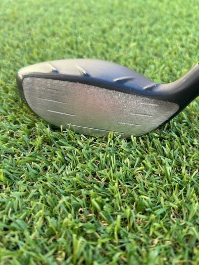 Full set of golf Taylormade clubs