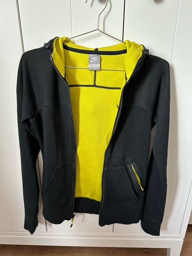 Nike women's ladies zip hoodie in great condition, barely used