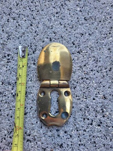 Key Hole Plate