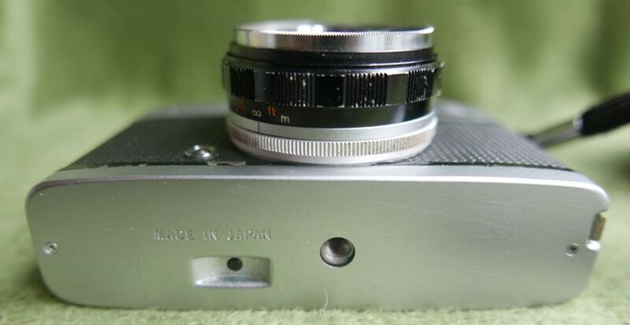 Olympus Trip 35 35mm Film Camera with  Flash - Tested