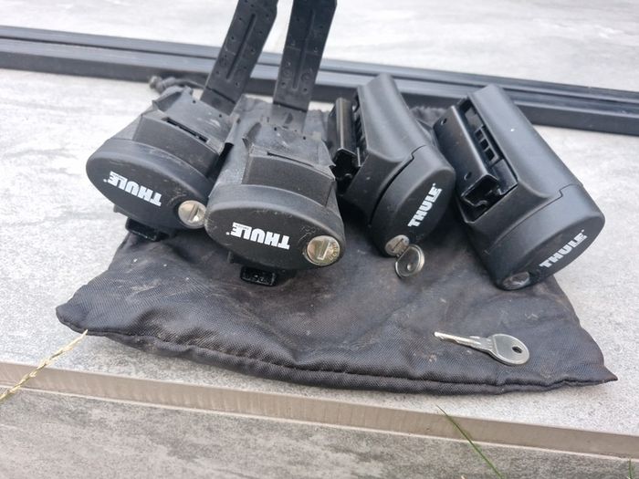 Thule Square bar roof rack