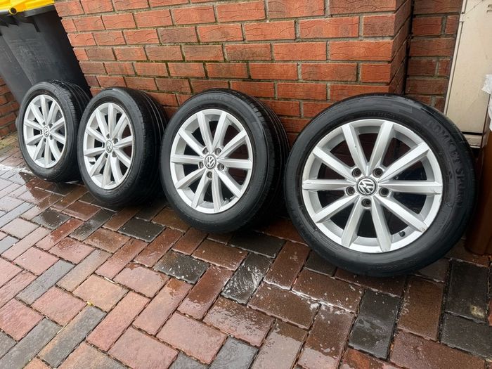 Alloys VW Golf Highline model 205/55/16 5x112