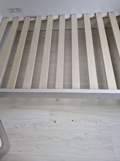 Day bed single white priced to sell