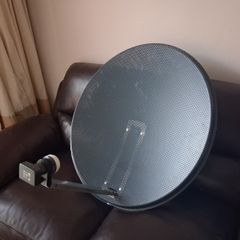80cm Satellite Dish with Labgear Quad LNB Never Used