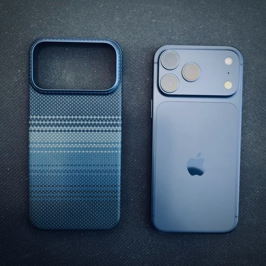 iPhone 17 Pro Max and carbon cover PITAKA and PITAKA MagSafe Phone Grip