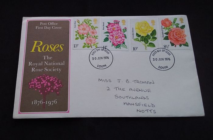 Great Britain Stamps : Roses : The Royal National Rose Society 100th Anniversary , First Day Cover - 1976