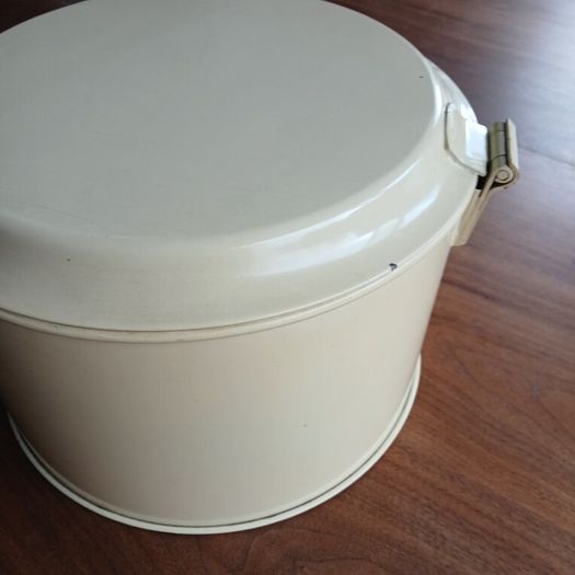 1950s food storage and yoghurt maker