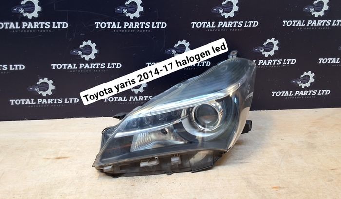Toyota yaris 2014-17 headlight