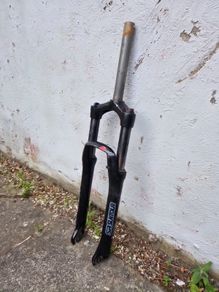 SR Suntour front suspension