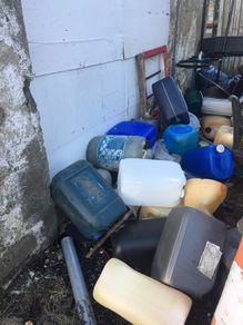 empty 5 gallon 20 litre drums