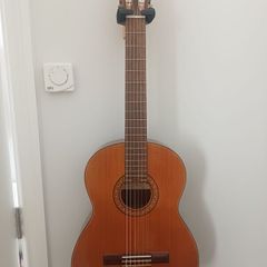 Vintage Aria AC8 classical guitar