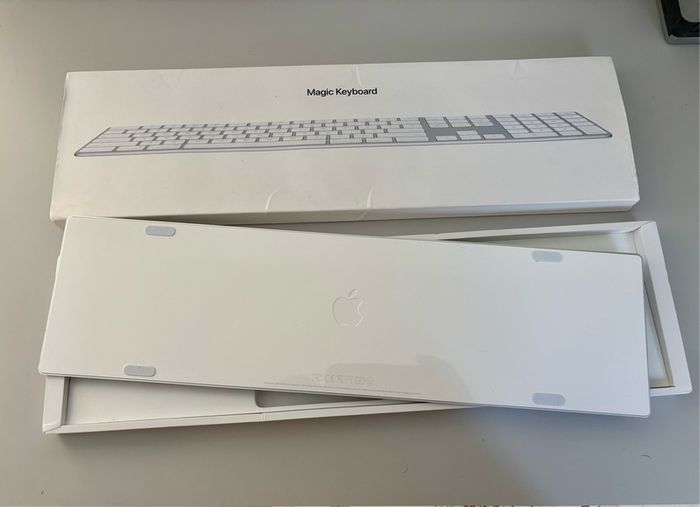 Apple Extended Bluetooth & wireless keyboard