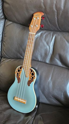 Ovation Applause Ukulele