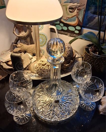 Vintage Irish lead crystal Ships Decanter & 4 whiskey glasses